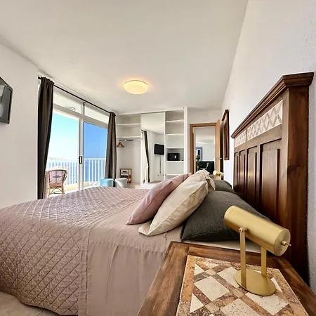 Torres De Yomely - M11d * Playa de las Américas